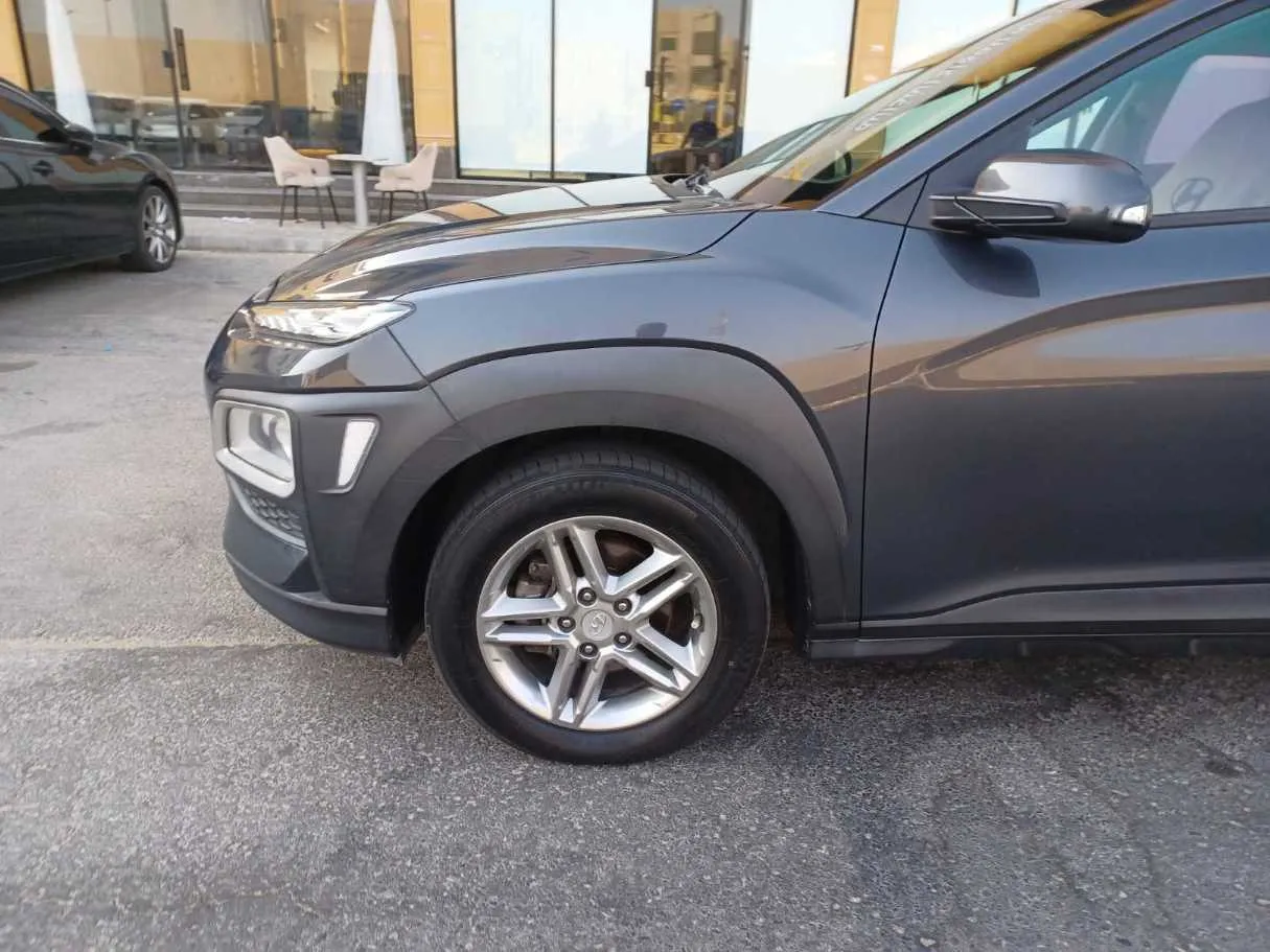 Car image 9