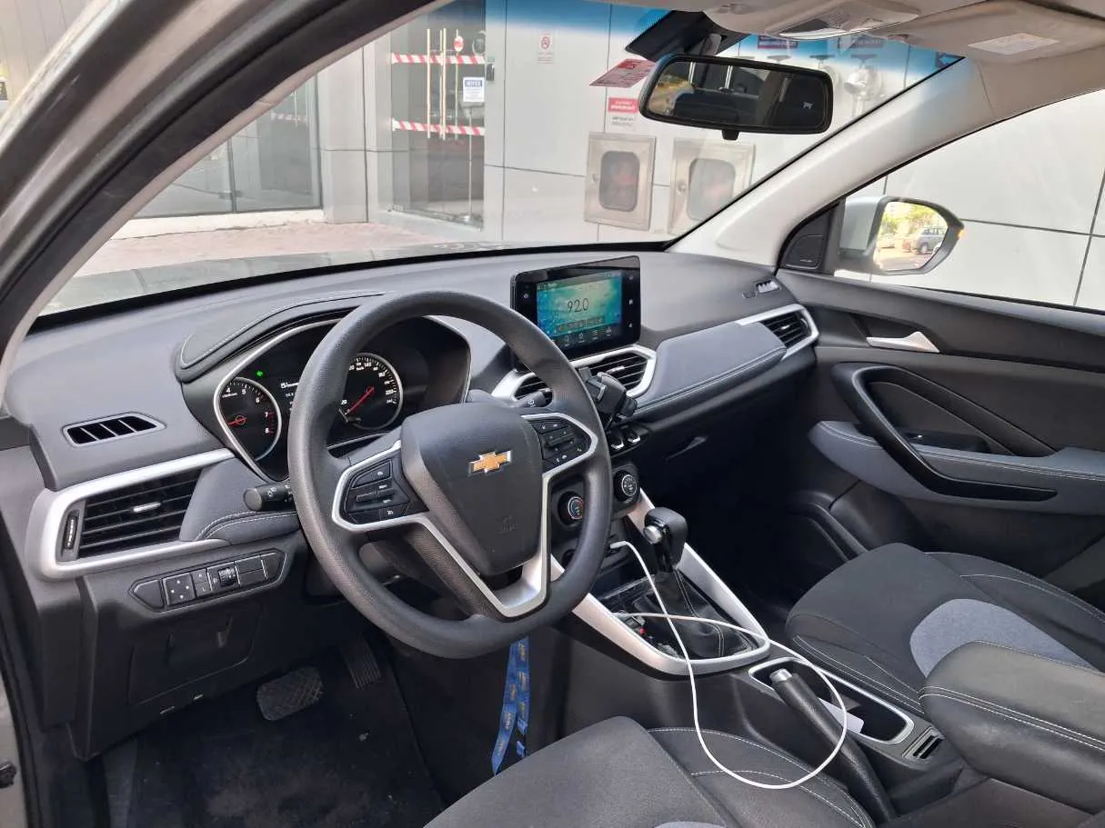 Car image 11