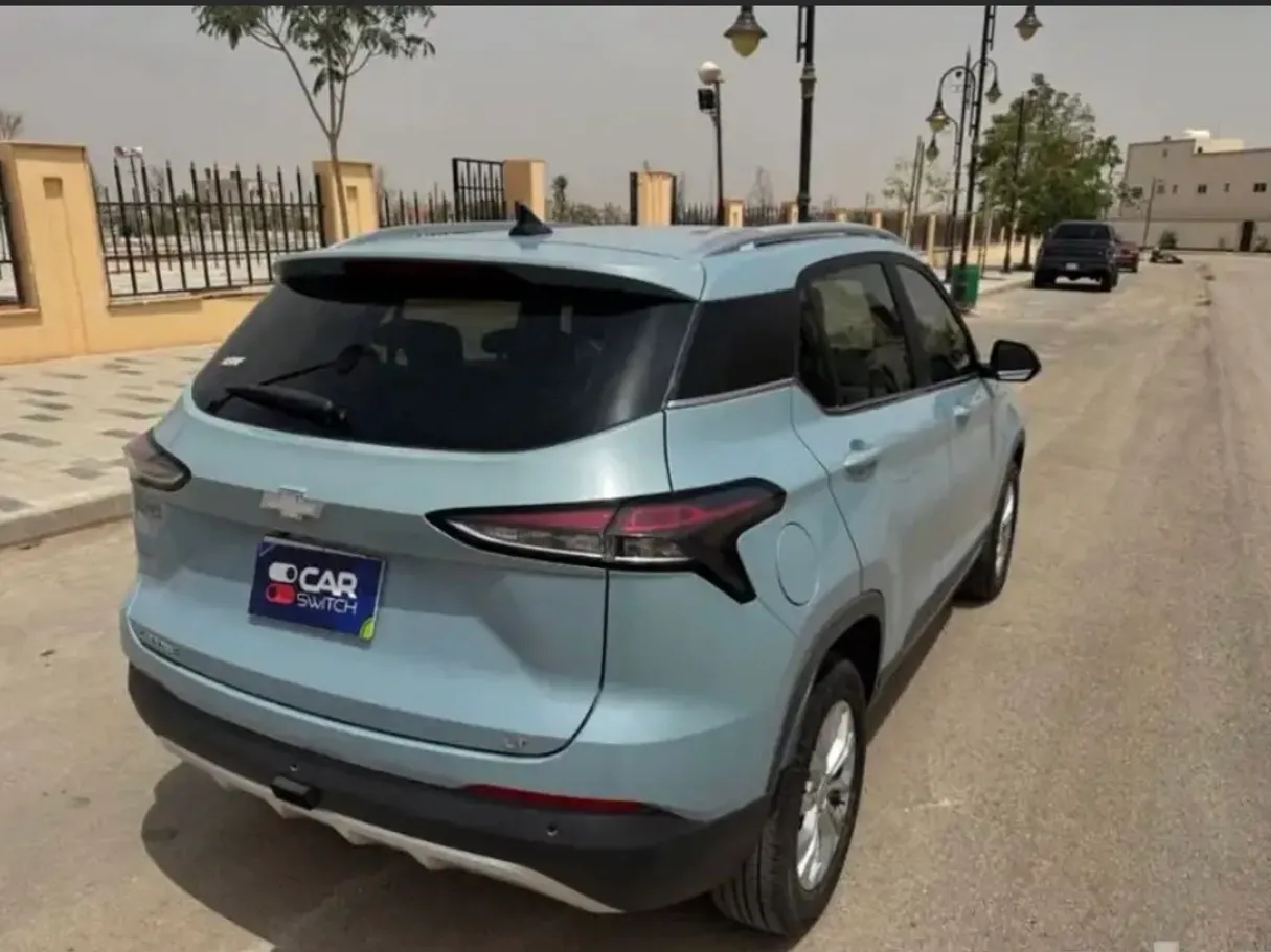 Car image 4