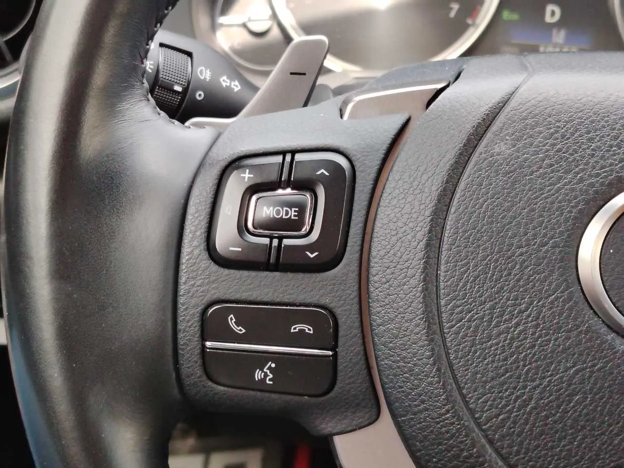 Car image 36