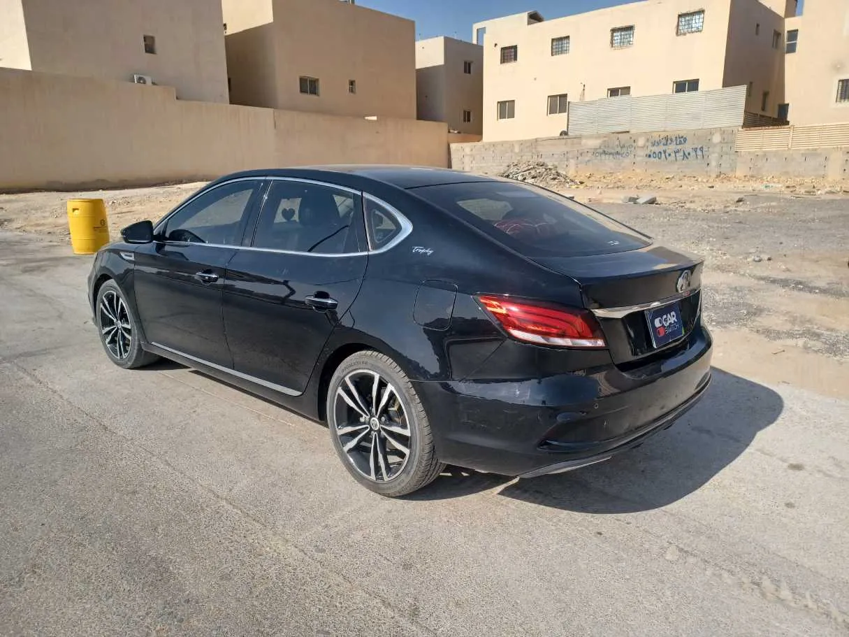 Car image 7