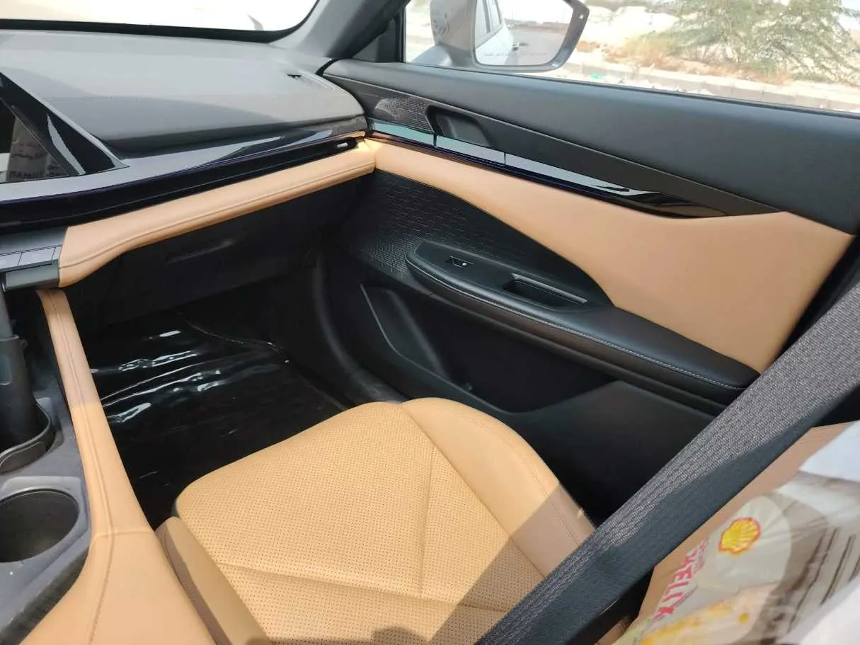 Car image 39