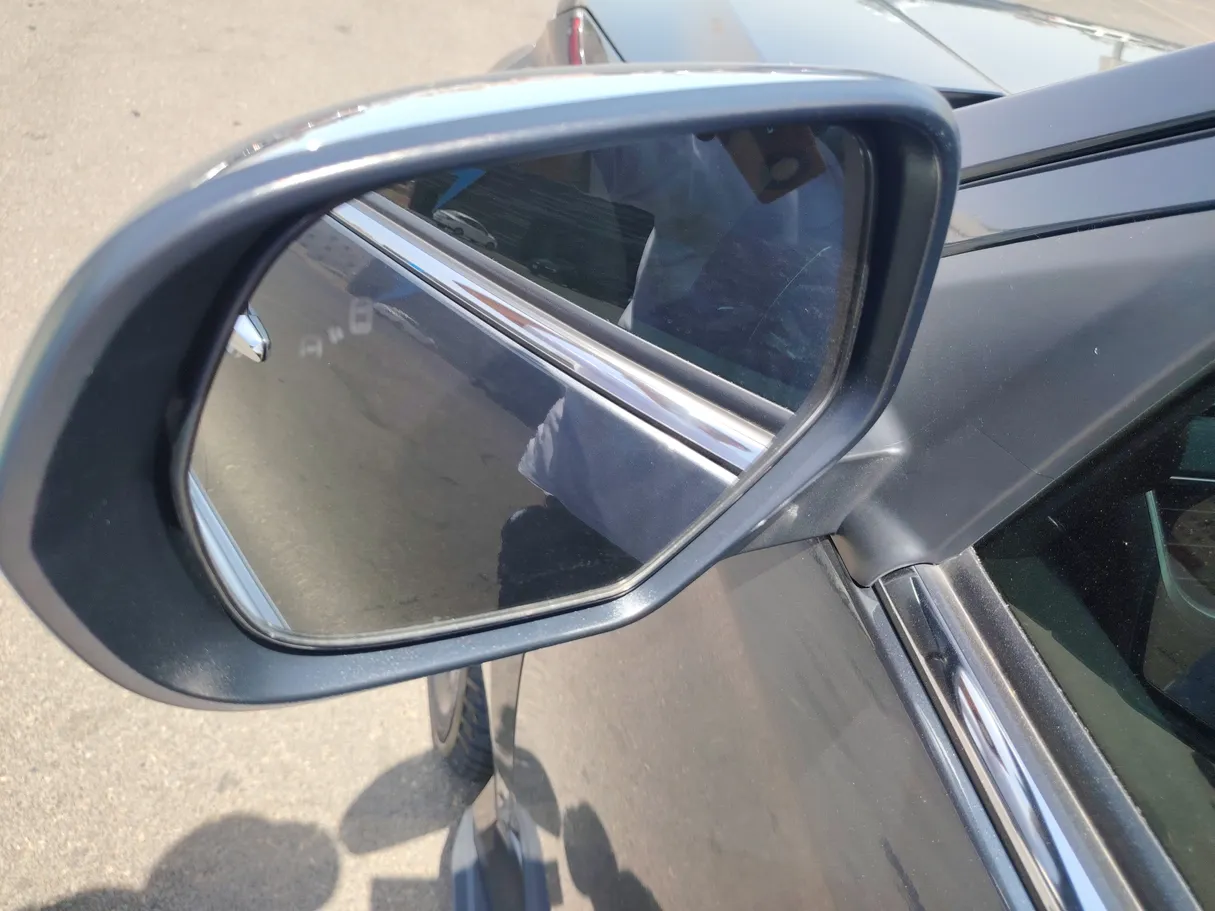 Car image 33