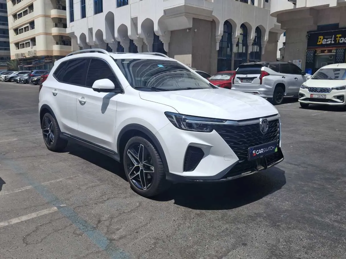 Car image 4