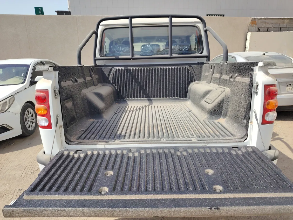 Car image 25