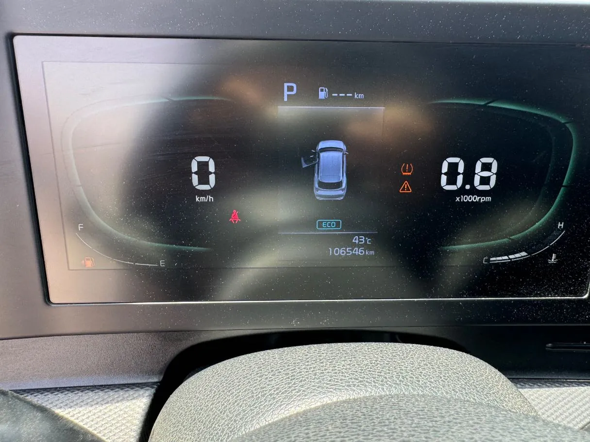 Car image 19