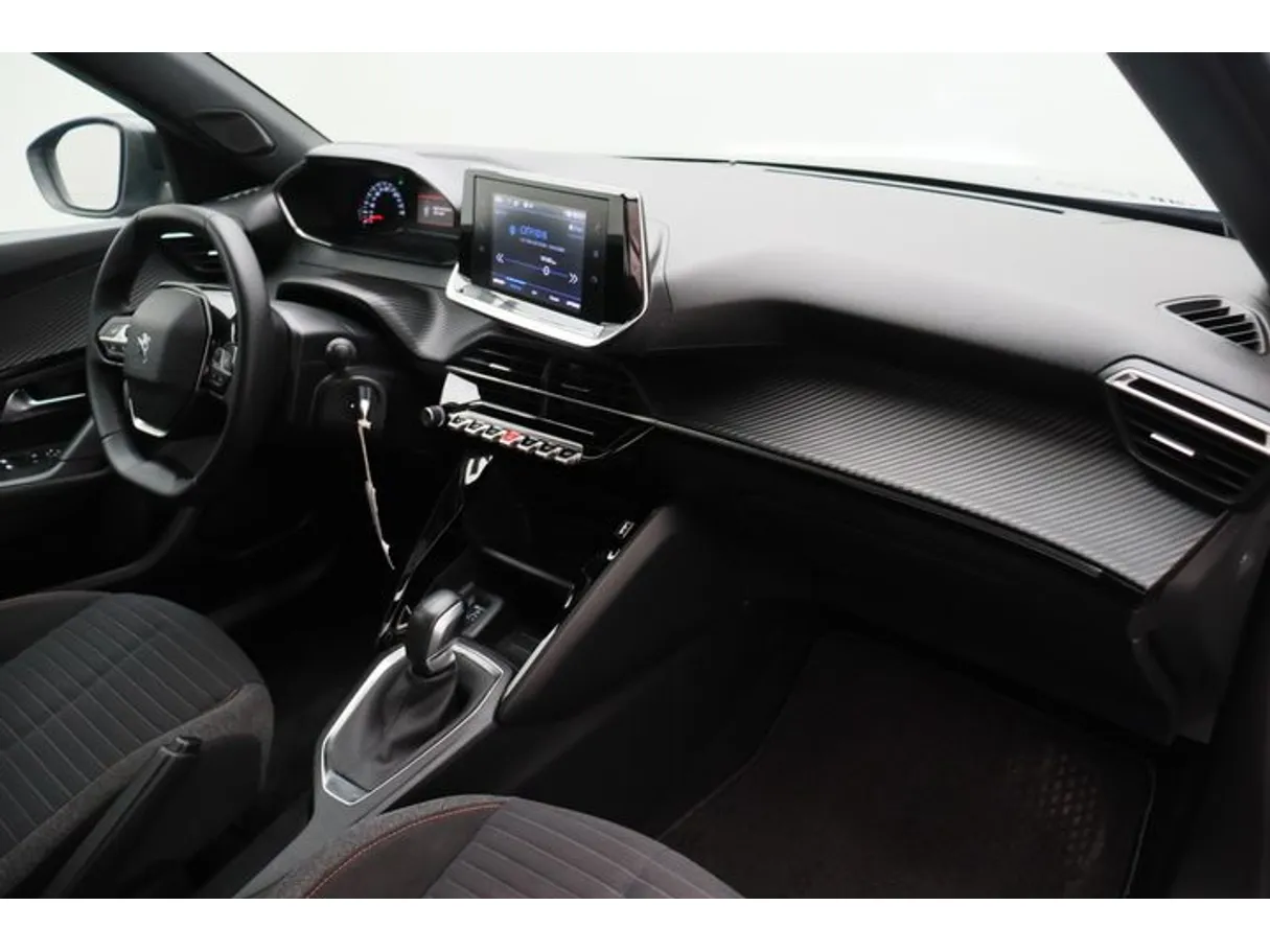 Car image 10