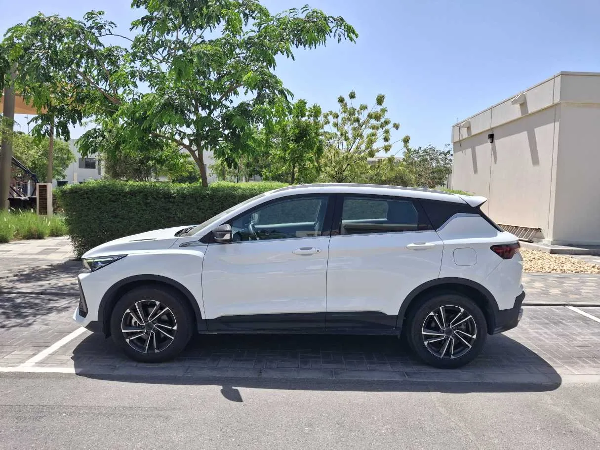 Car image 8