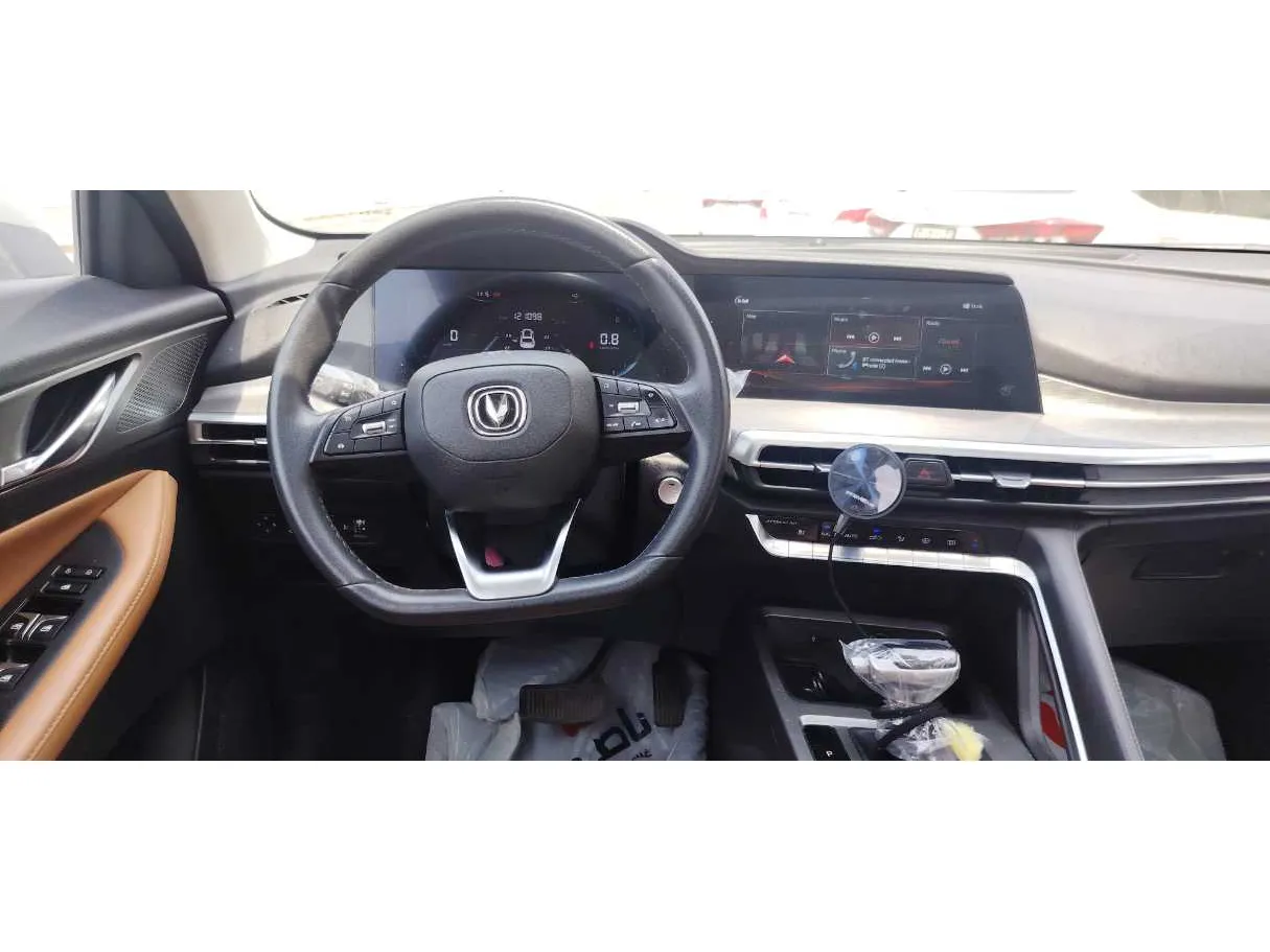 Car image 18