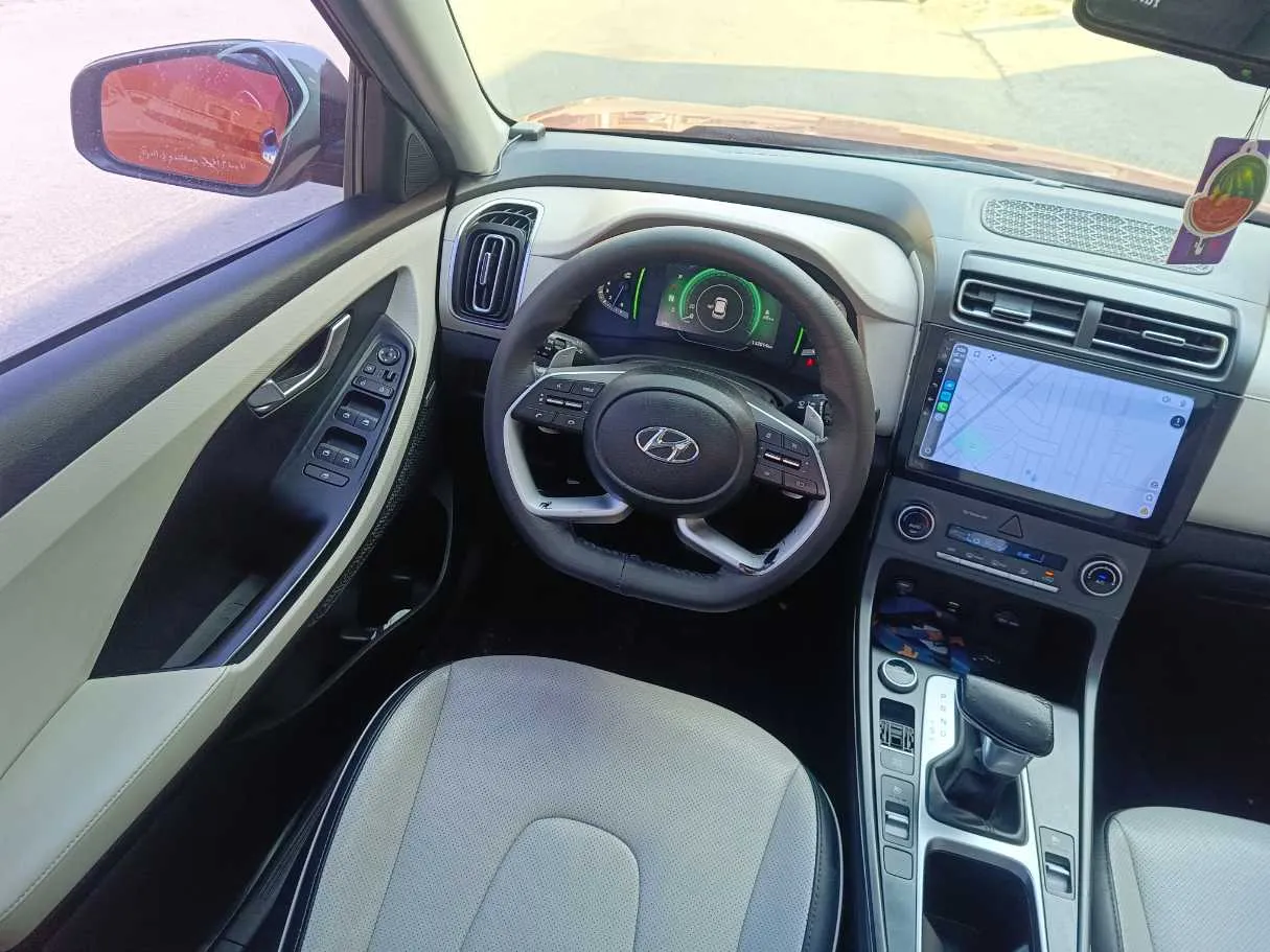 Car image 19