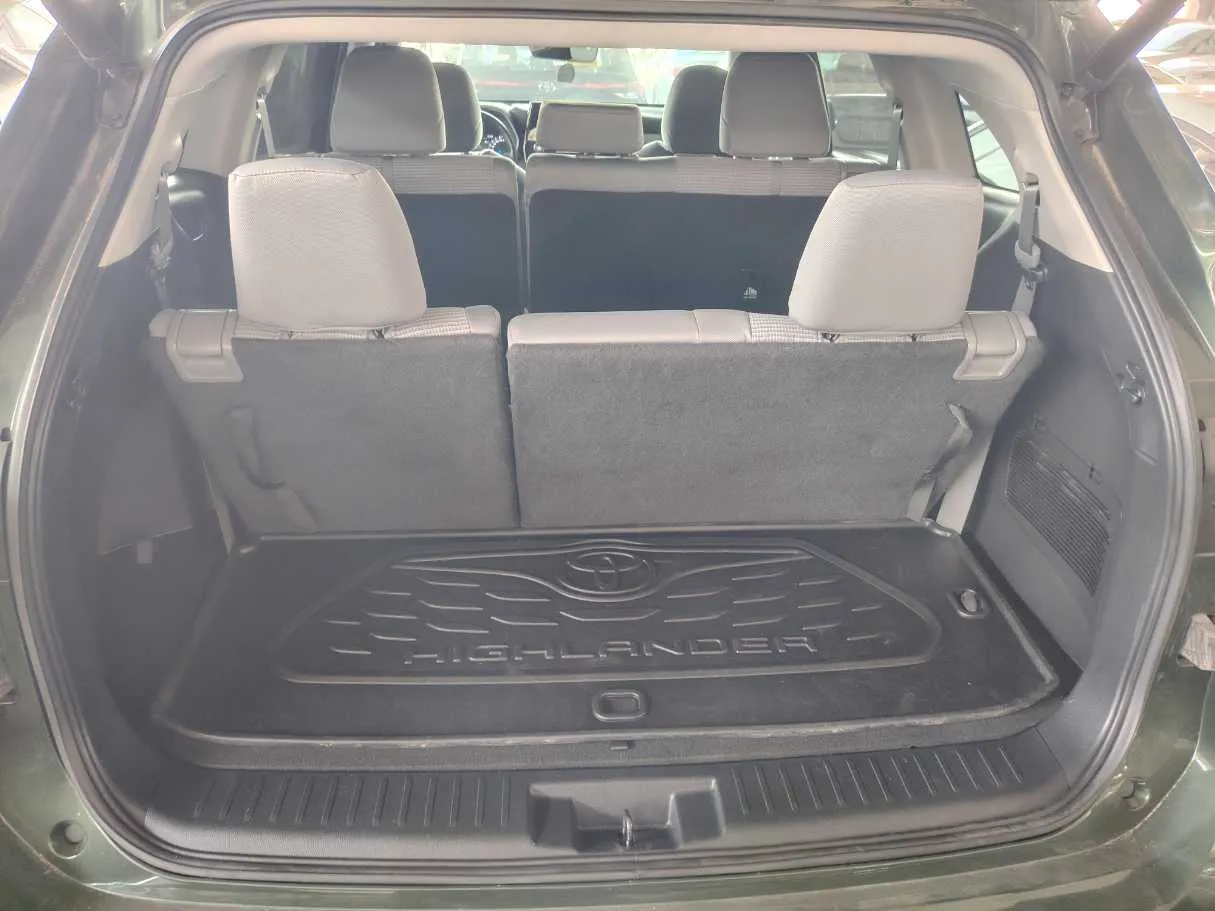 Car image 29
