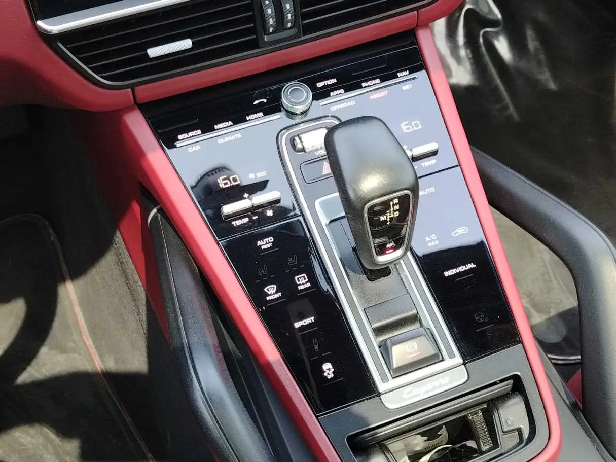 Car image 20