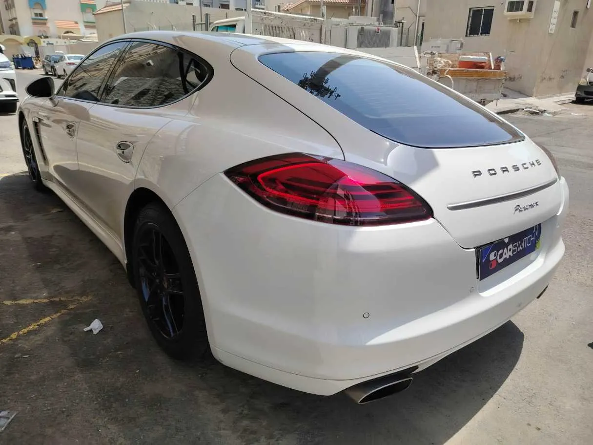 Car image 6