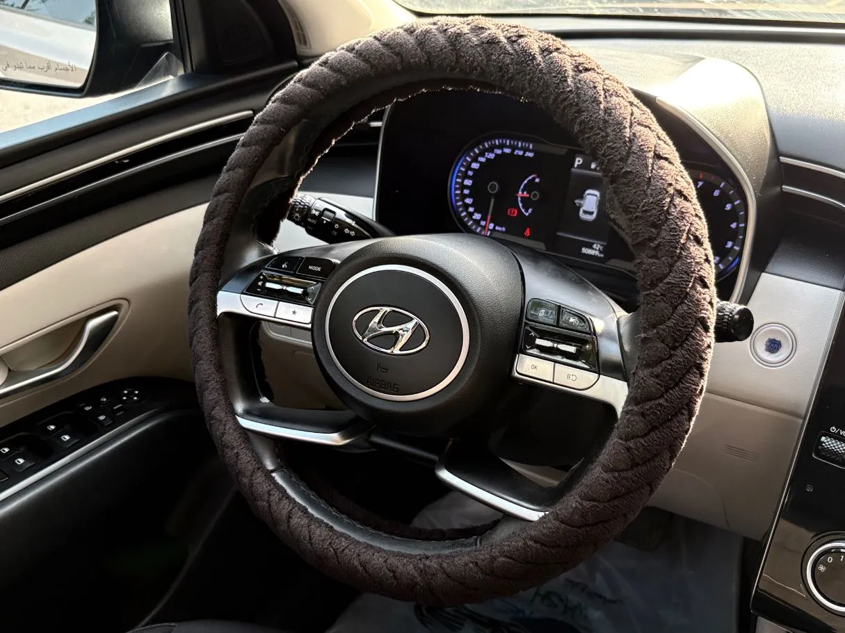 Car image 21