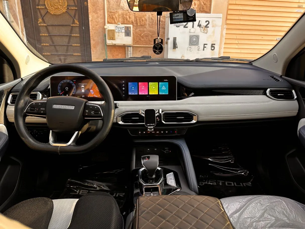 Car image 18
