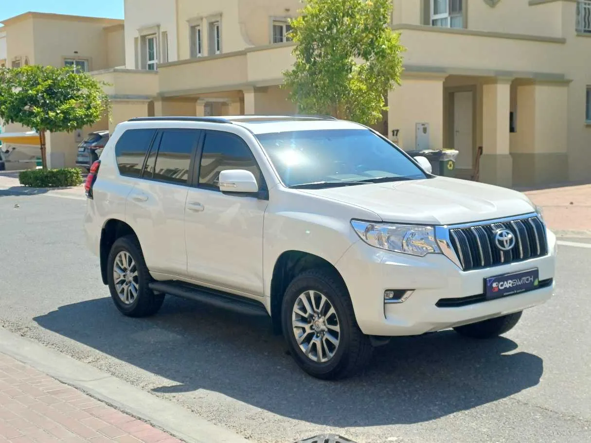 Car image 3