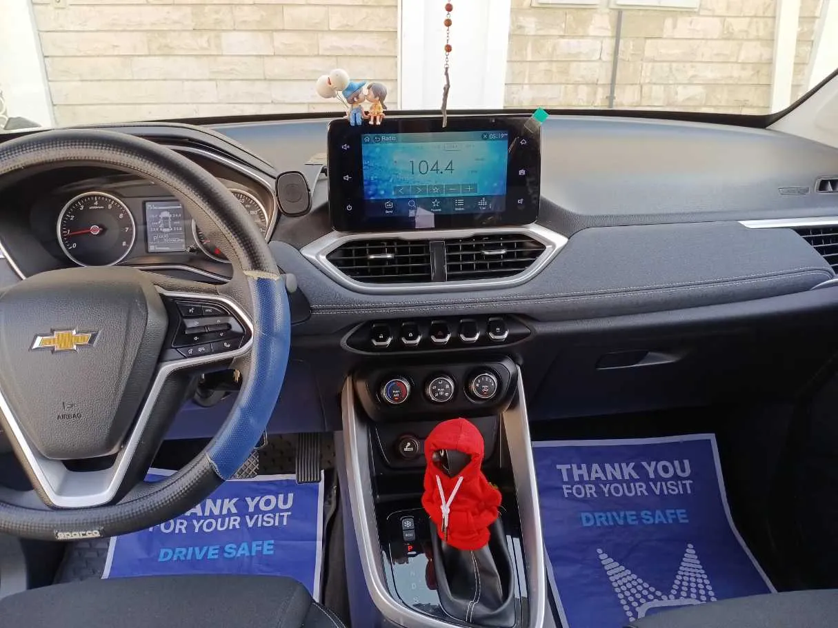 Car image 15