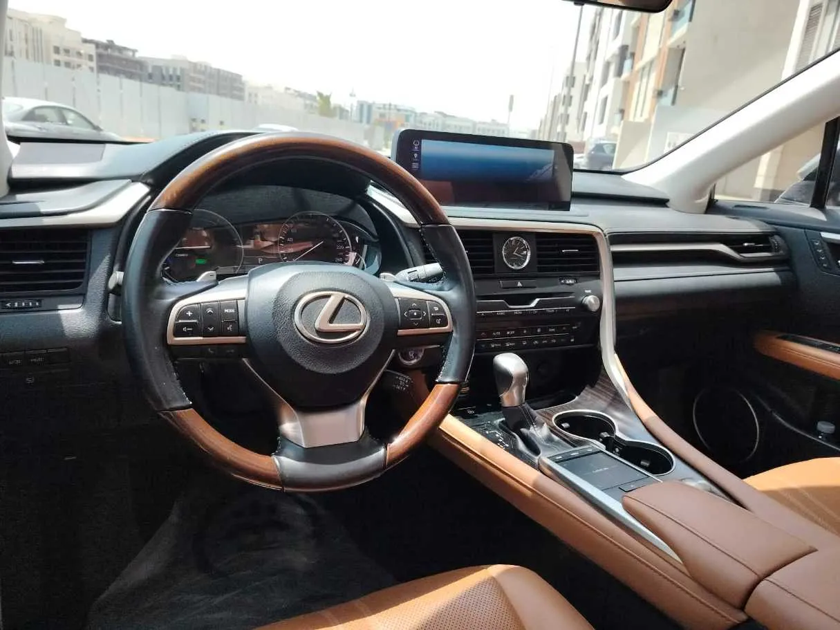 Car image 27