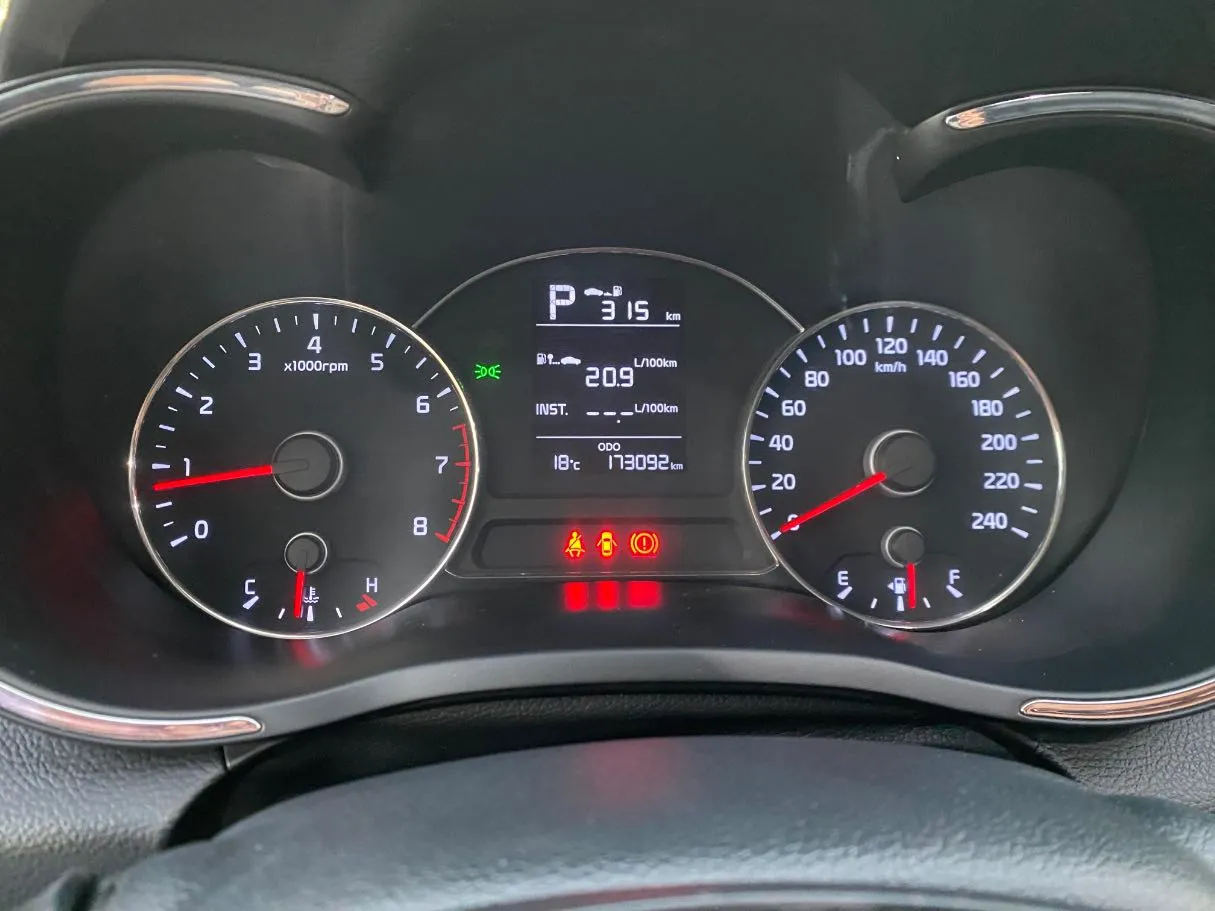 Car image 17