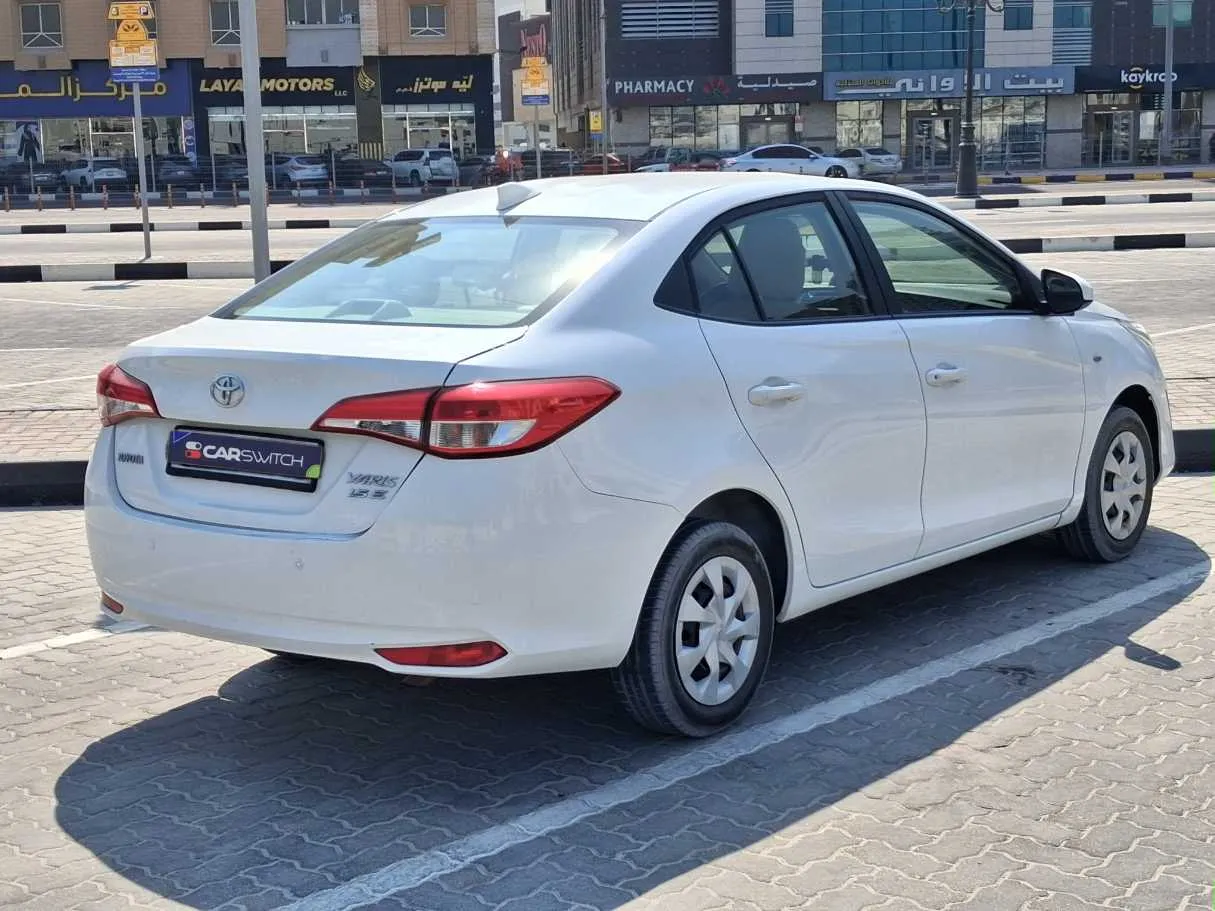 Car image 5