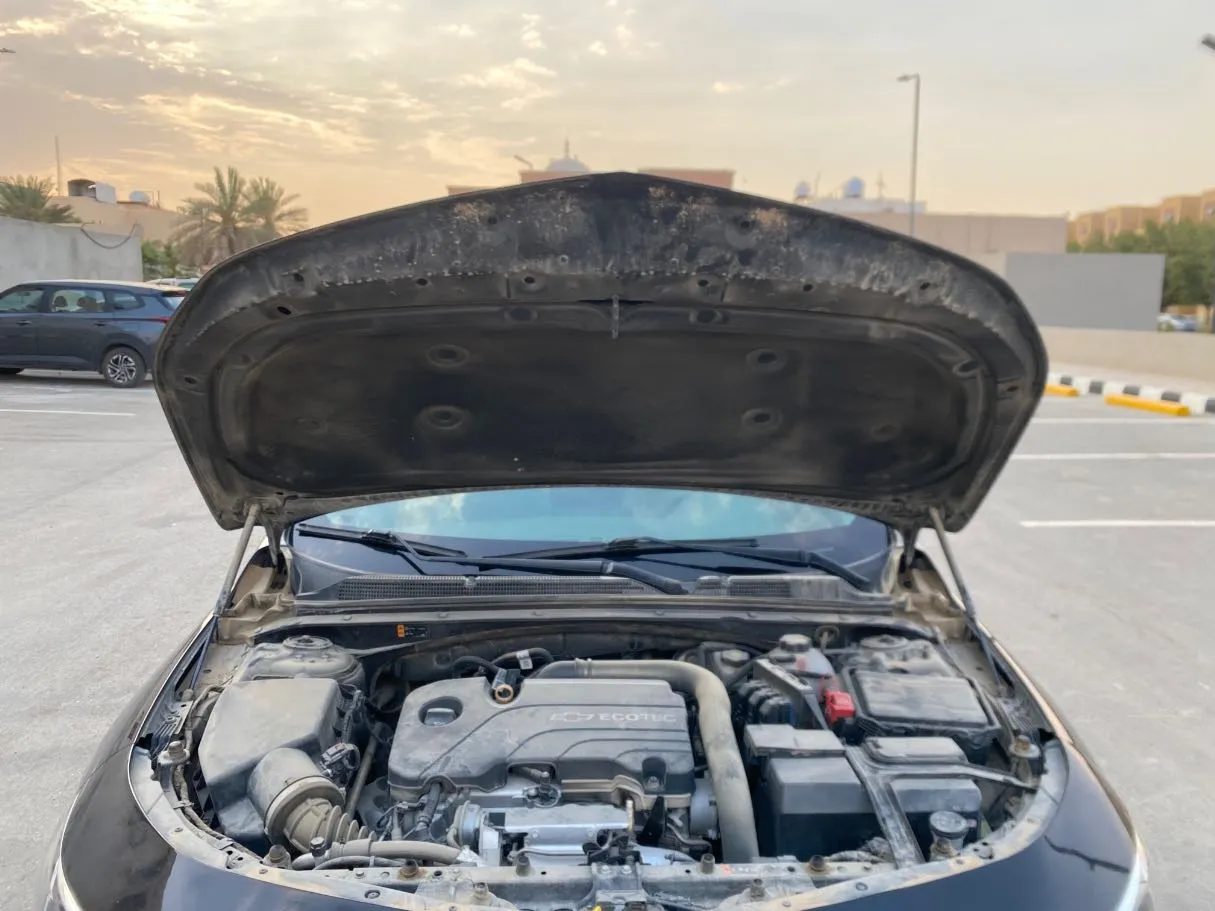 Car image 25