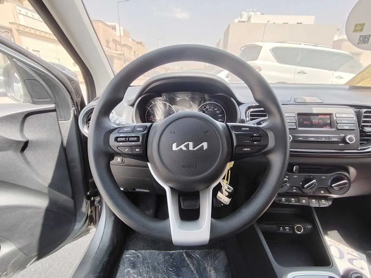 Car image 23