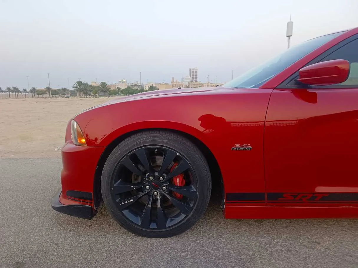 Car image 11