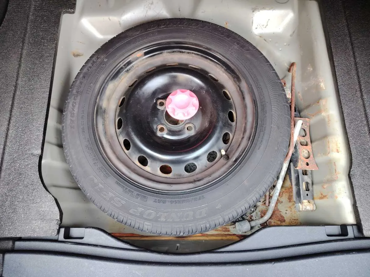 Car image 24