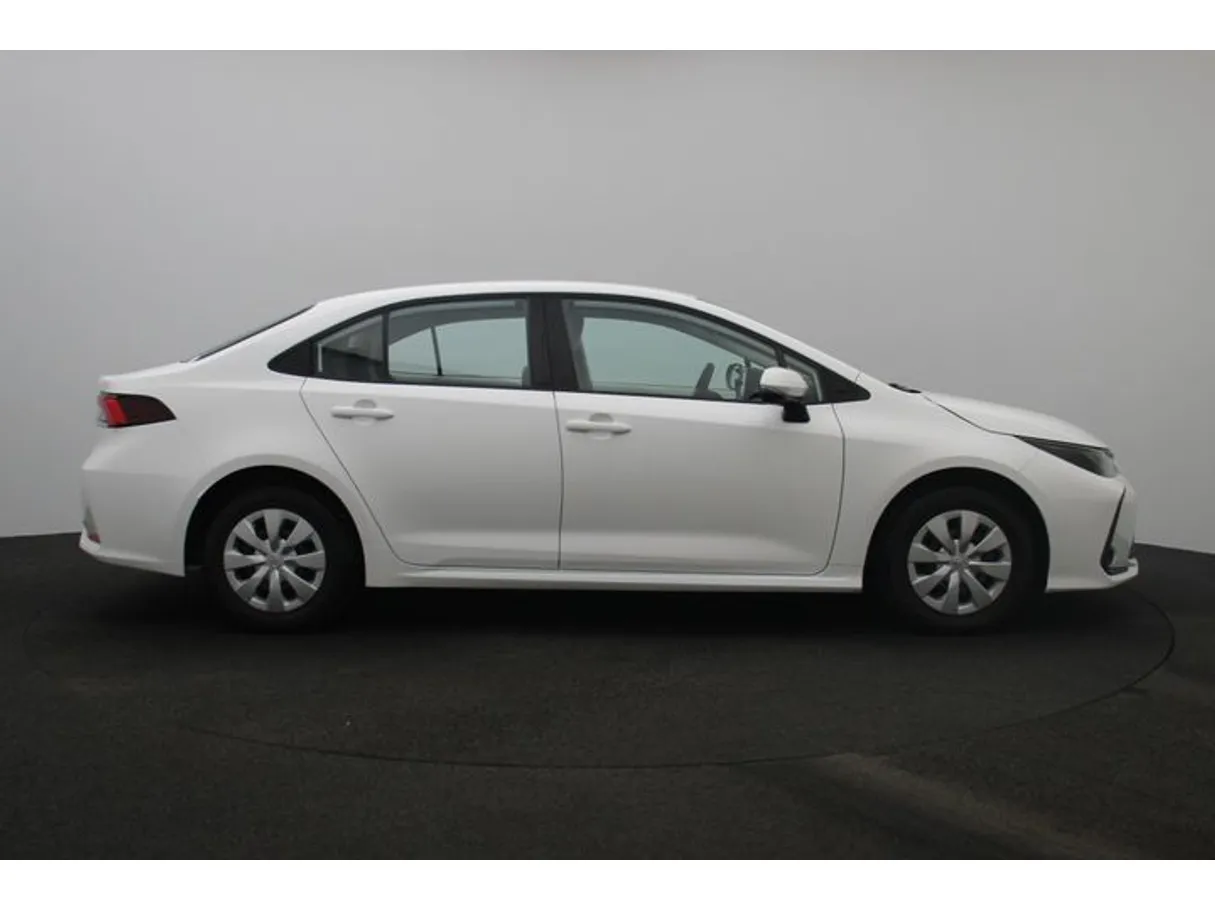 Car image 13