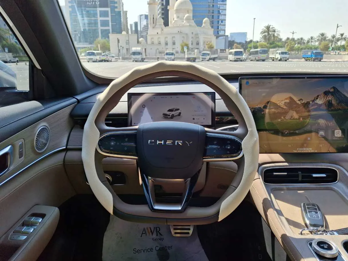 Car image 14
