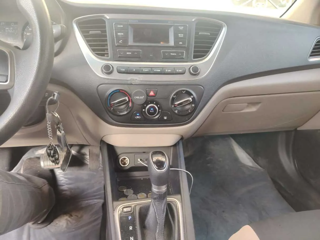 Car image 21