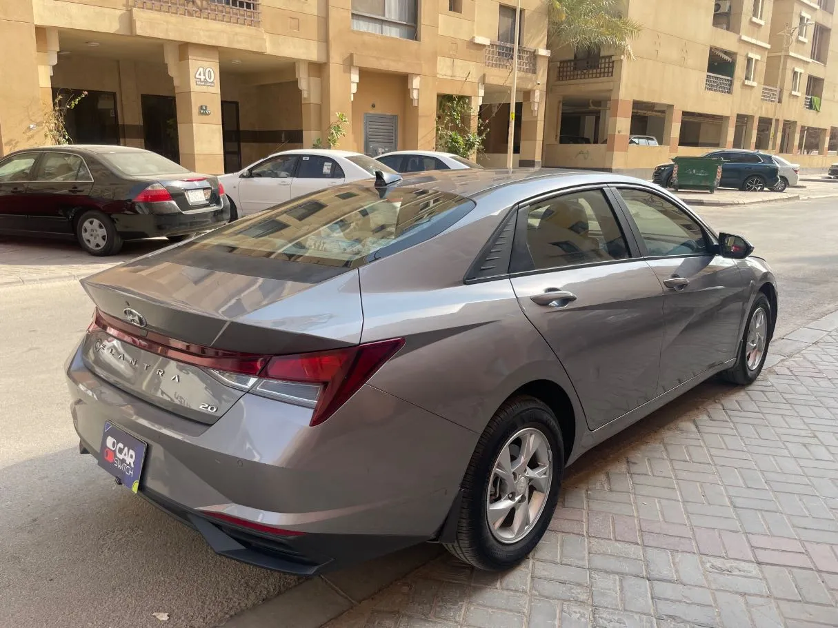 Car image 5