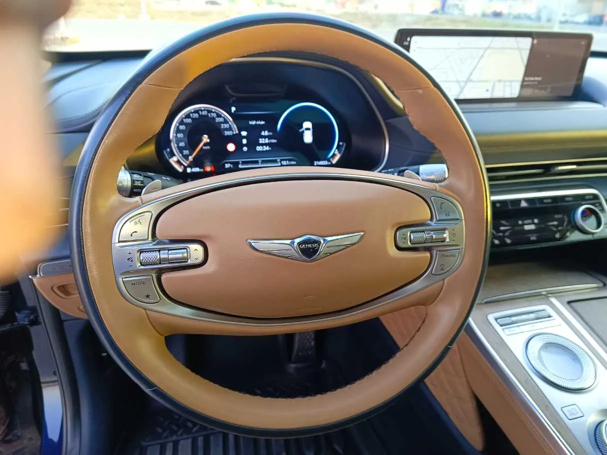 Car image 25