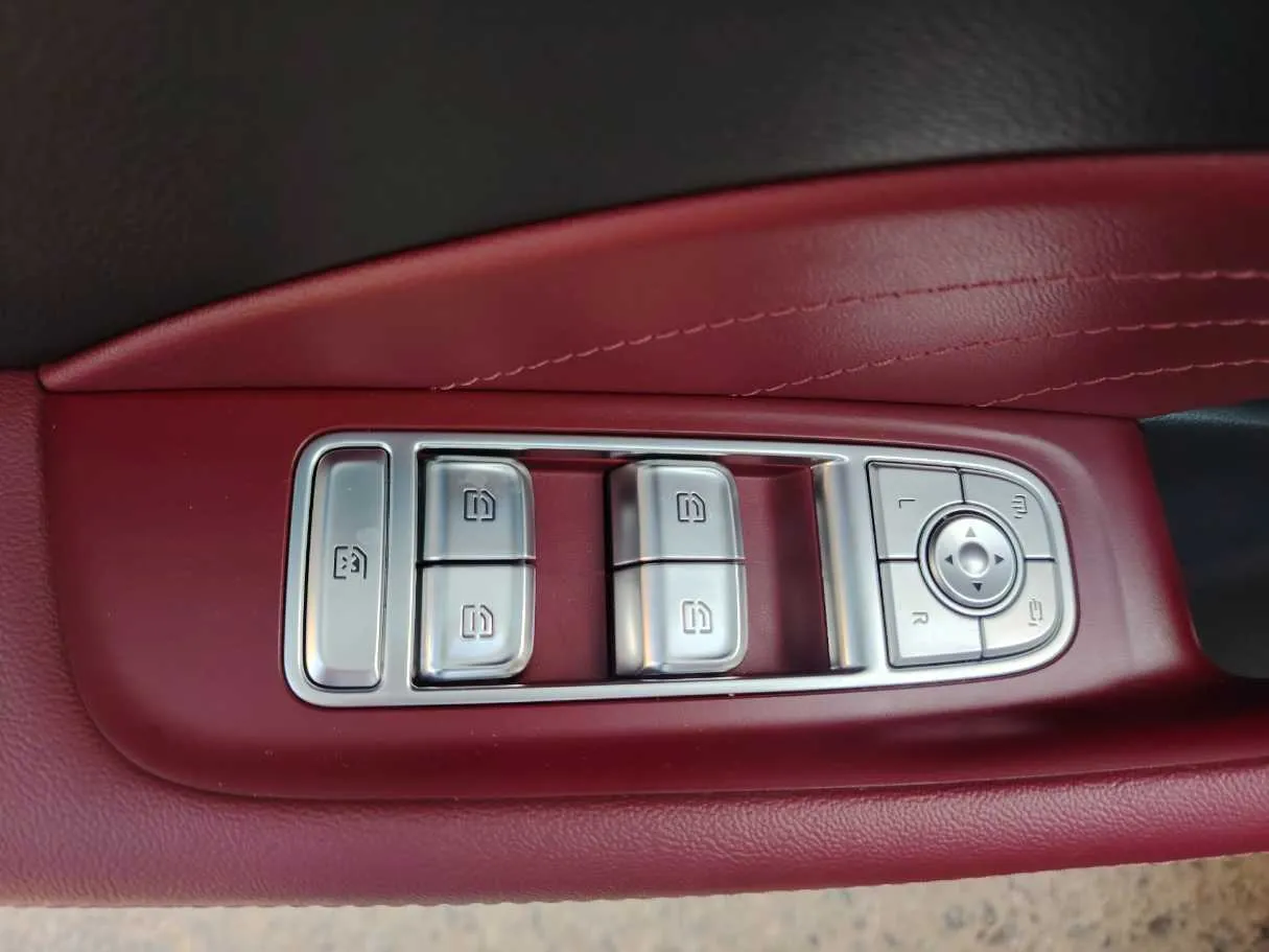 Car image 37