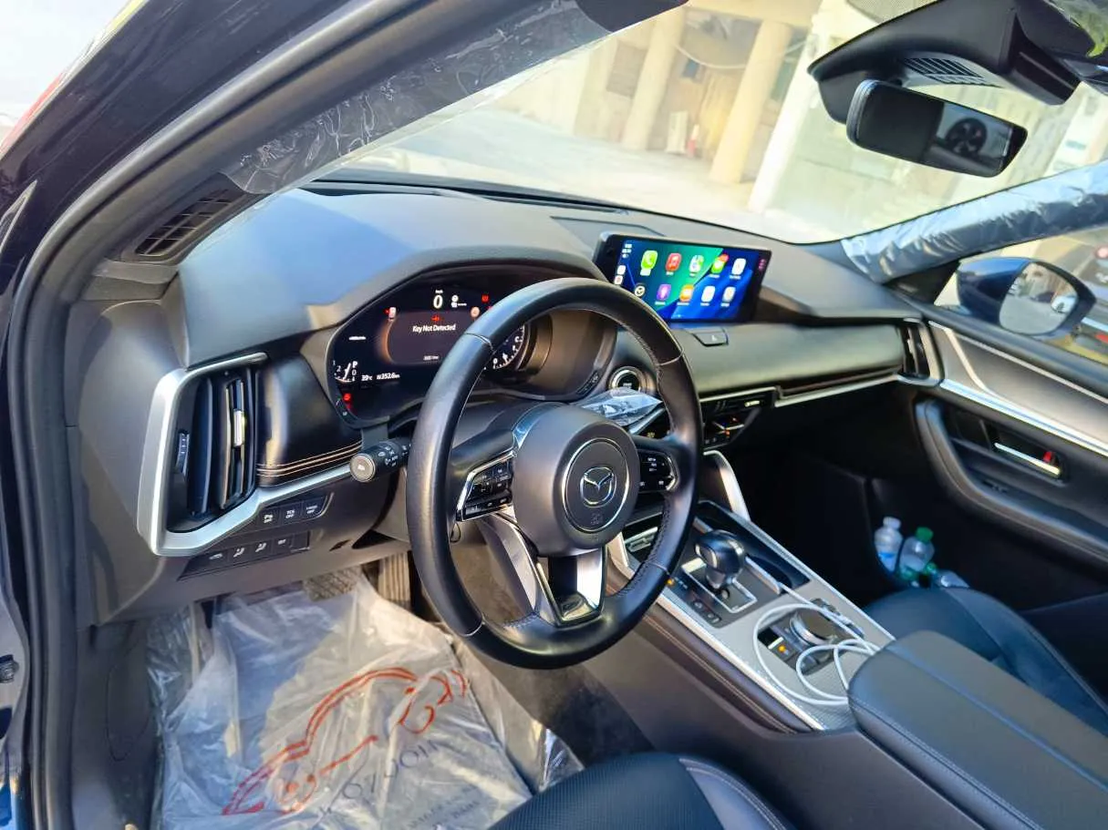 Car image 15