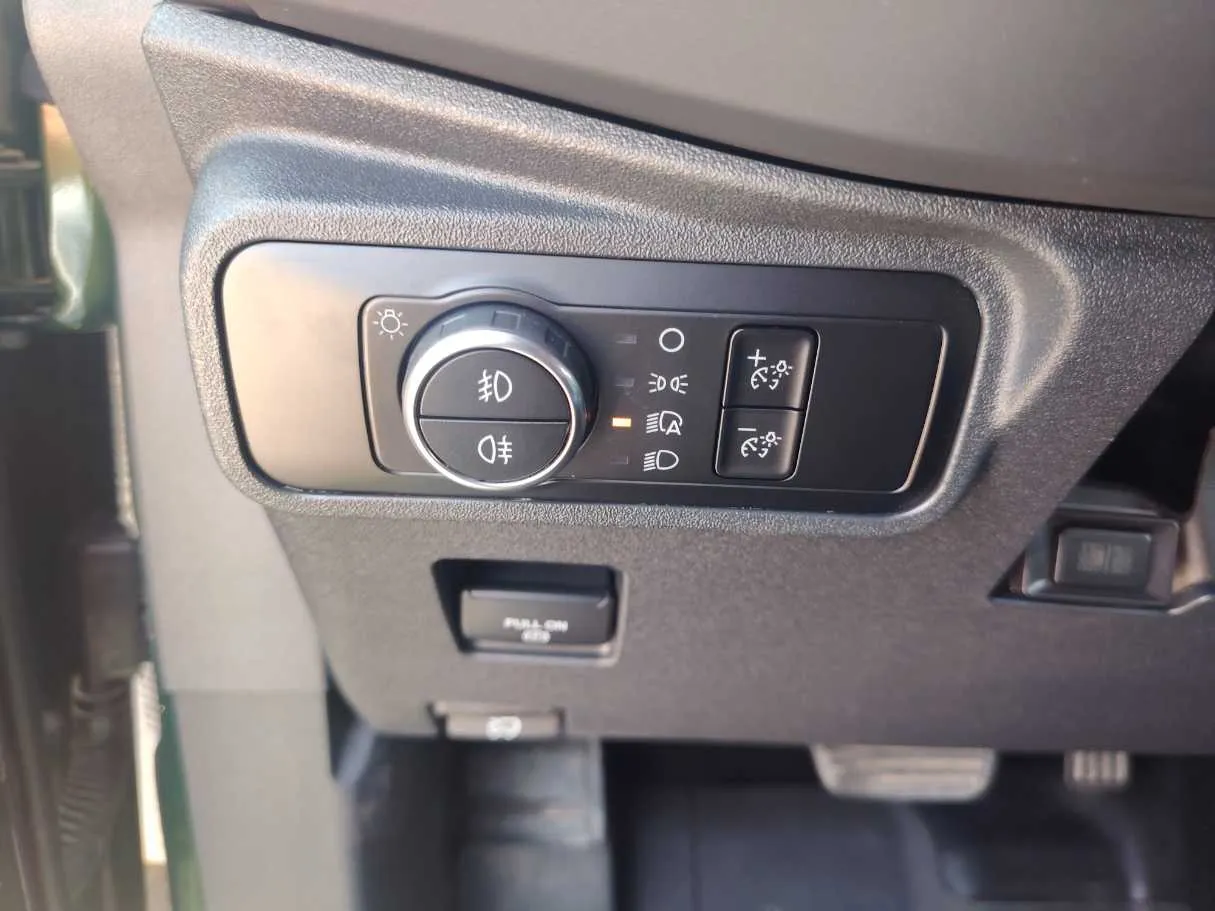 Car image 31