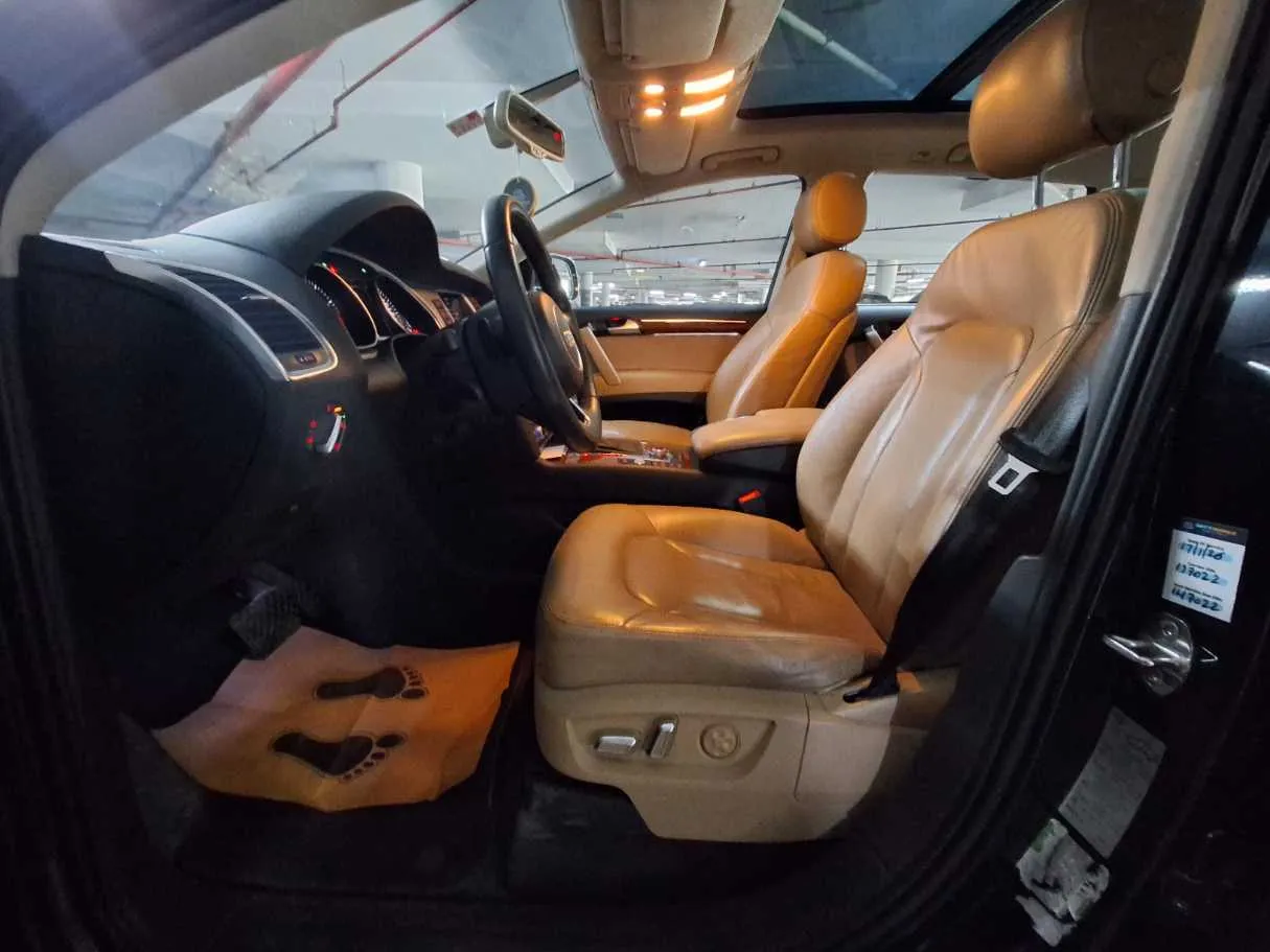 Car image 16