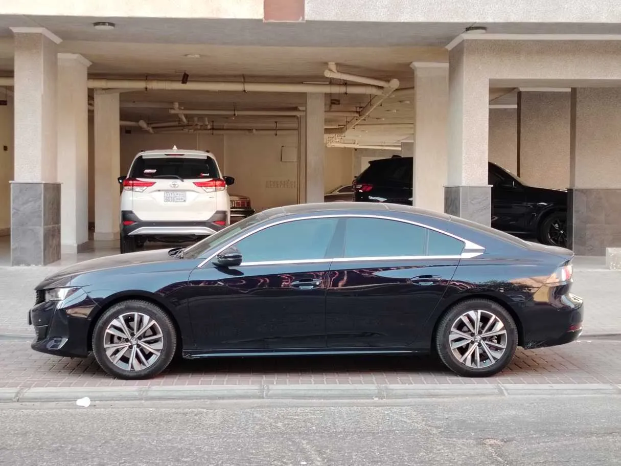 Car image 8