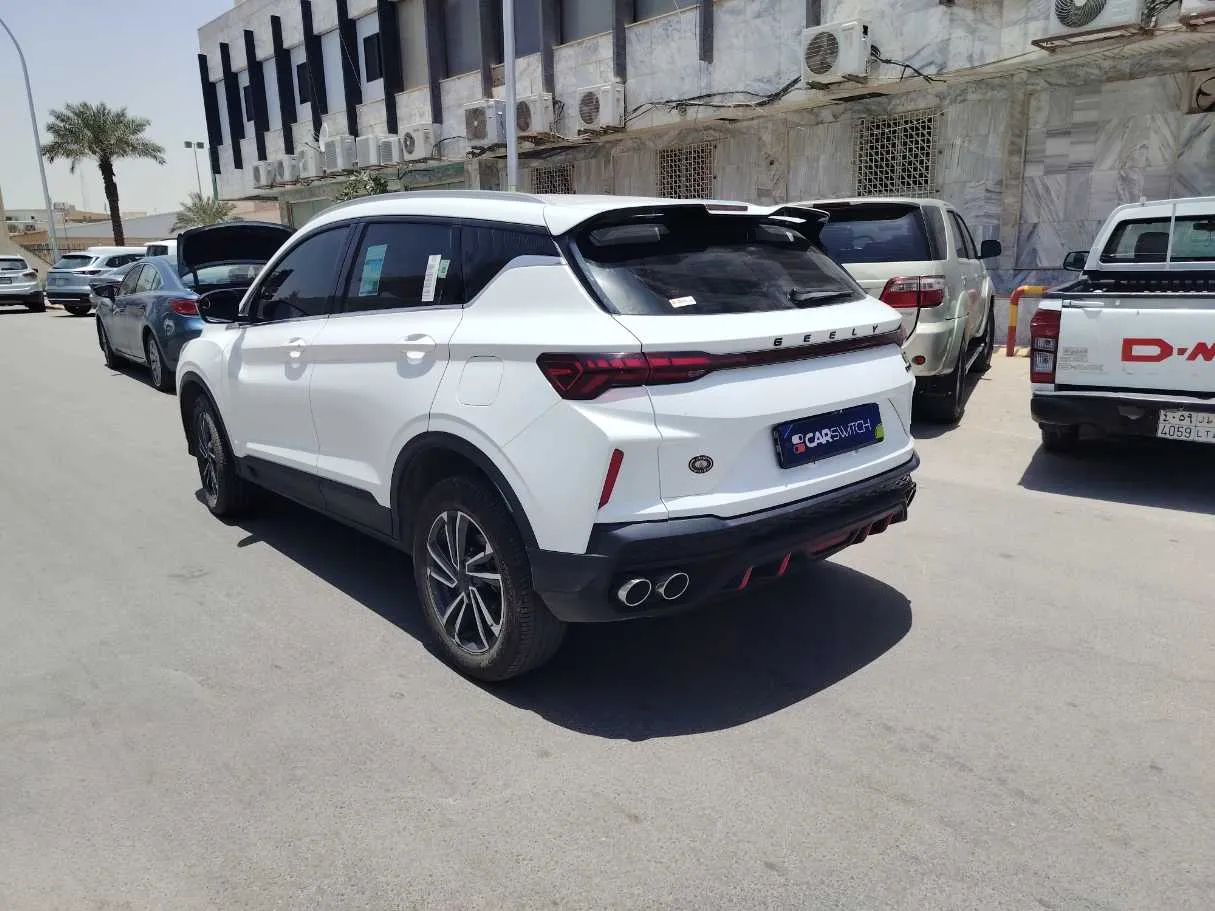 Car image 7