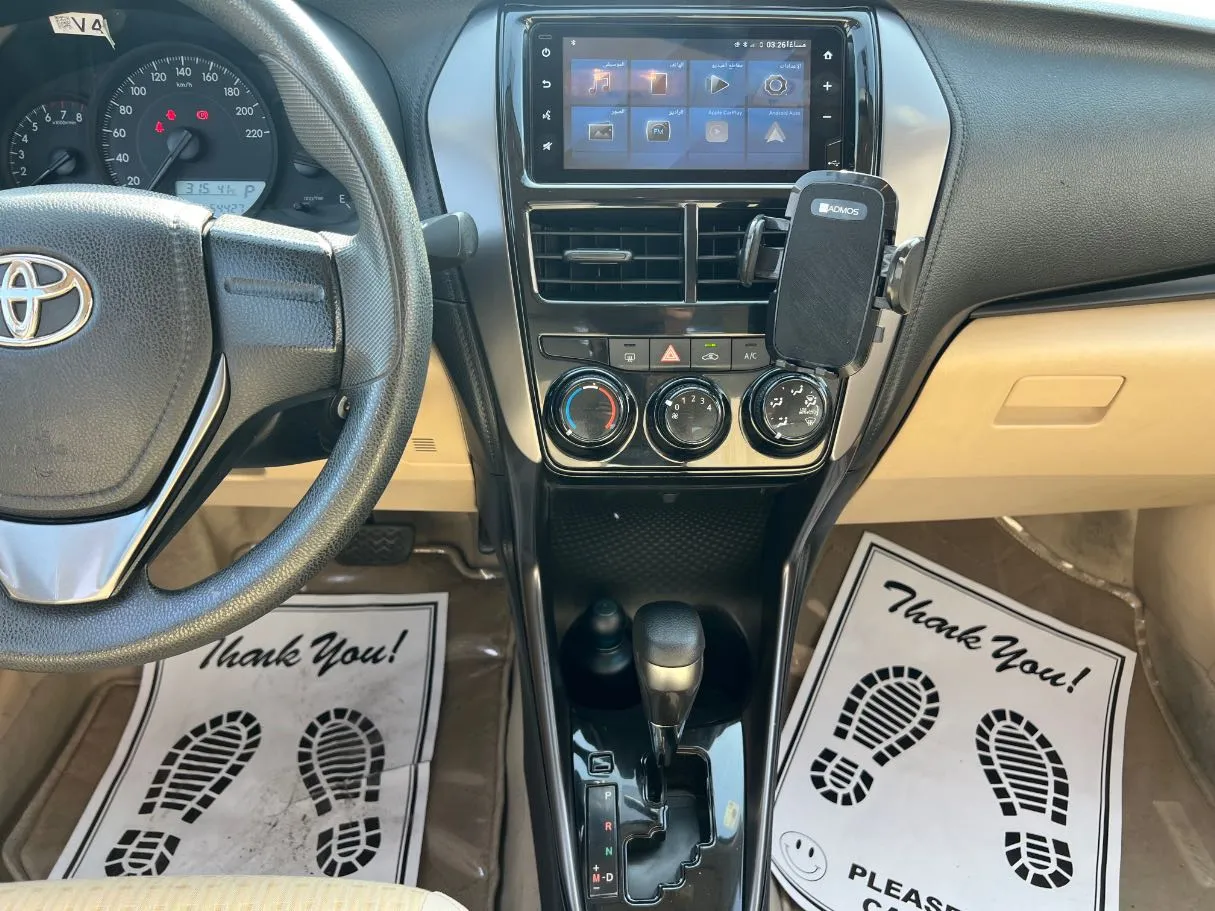 Car image 17