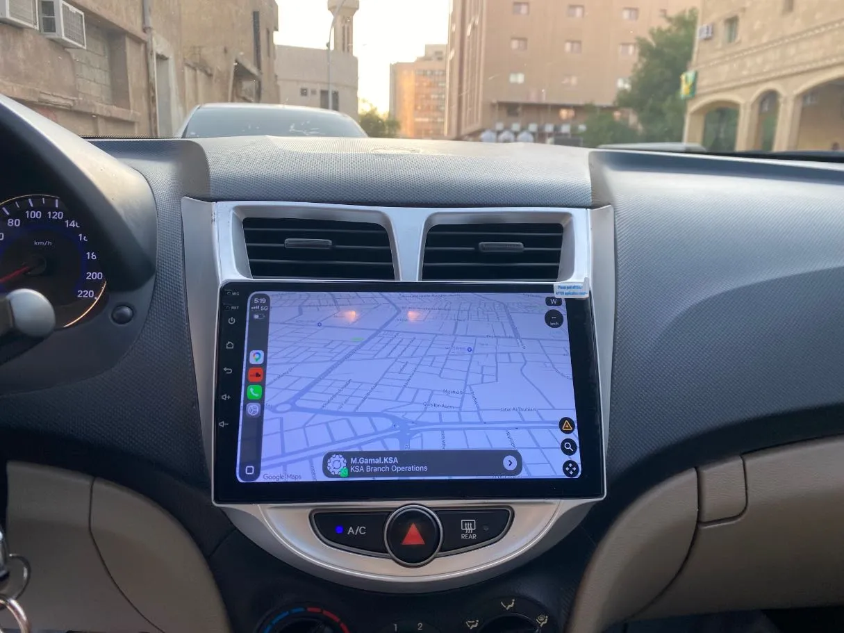 Car image 15