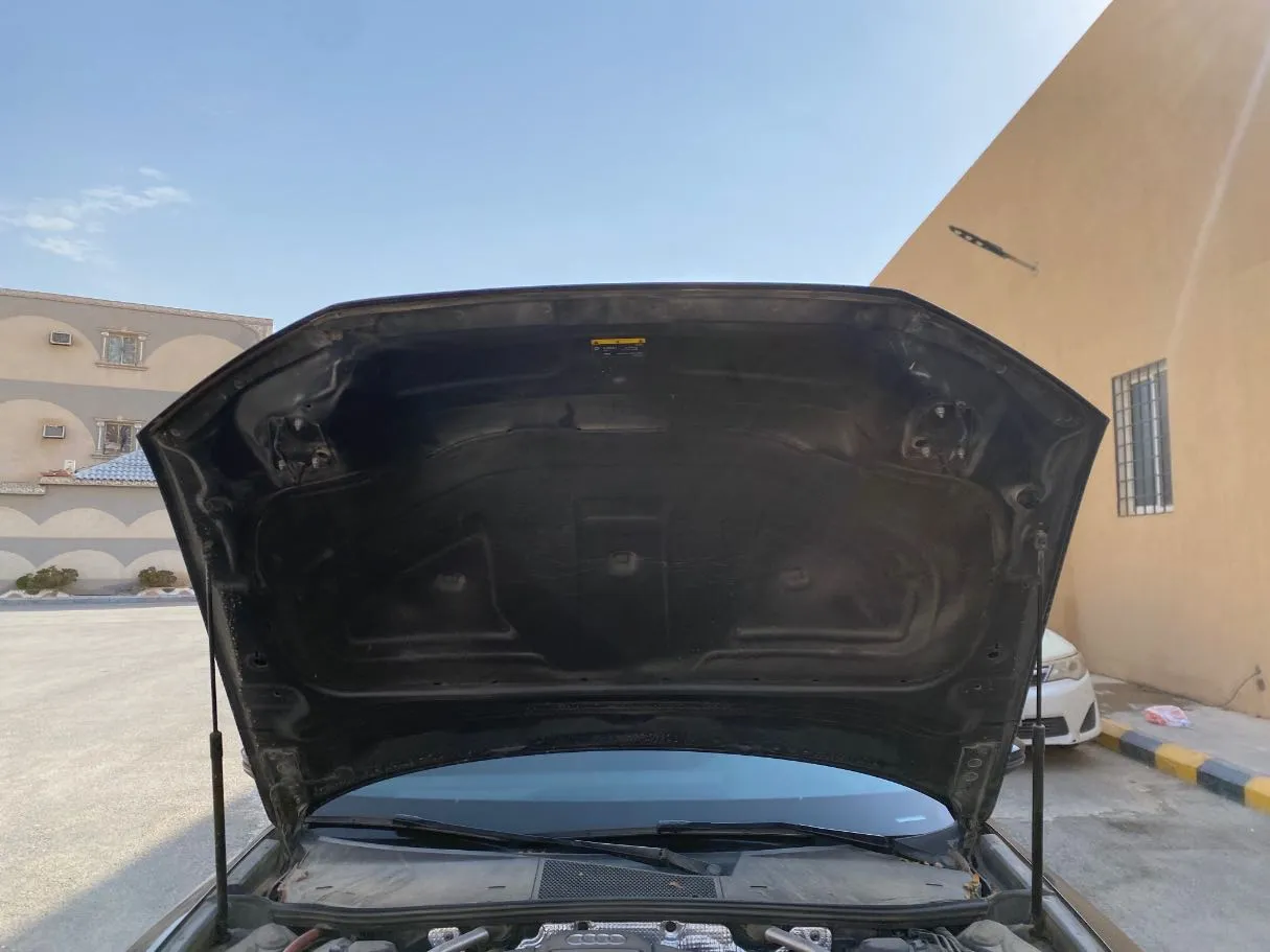 Car image 30