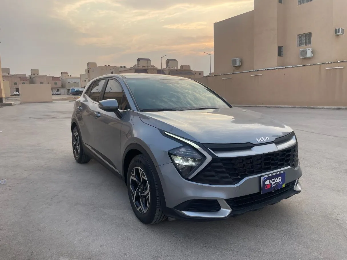 Car image 3