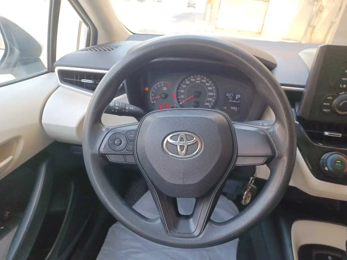 Car image 16