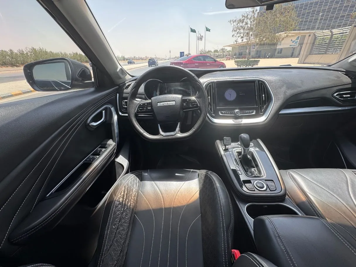 Car image 16