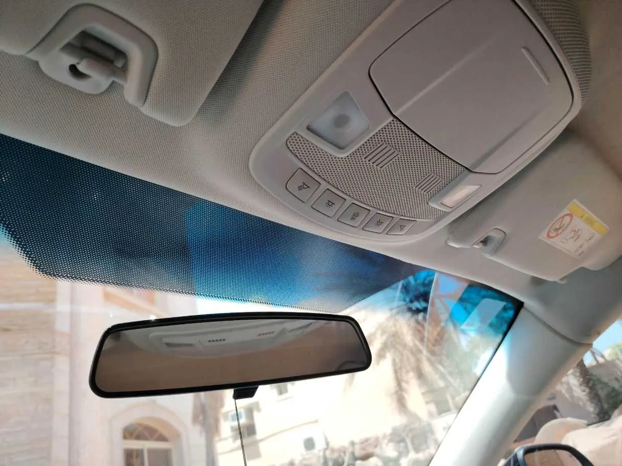 Car image 38