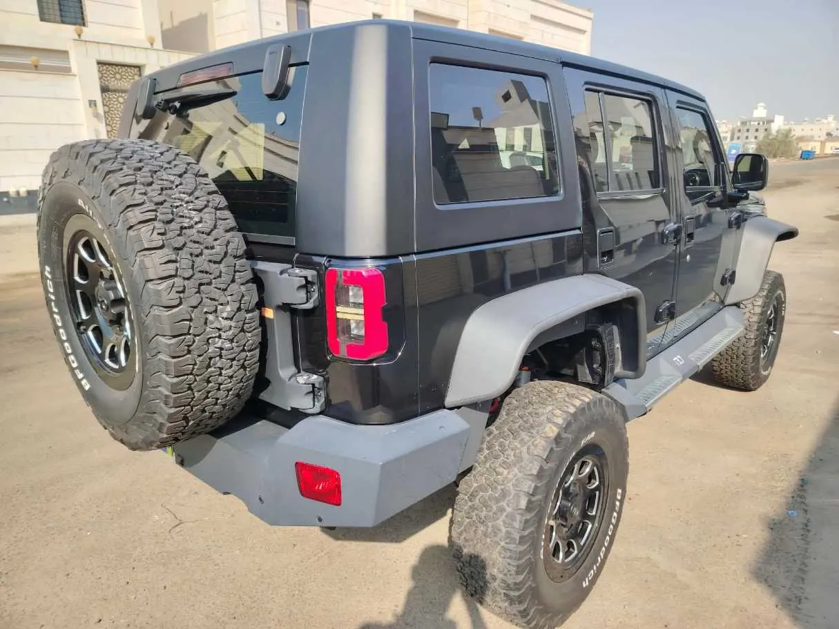 Car image 5