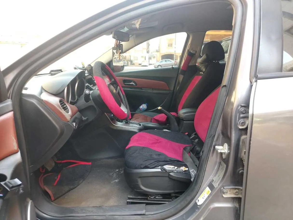 Car image 13