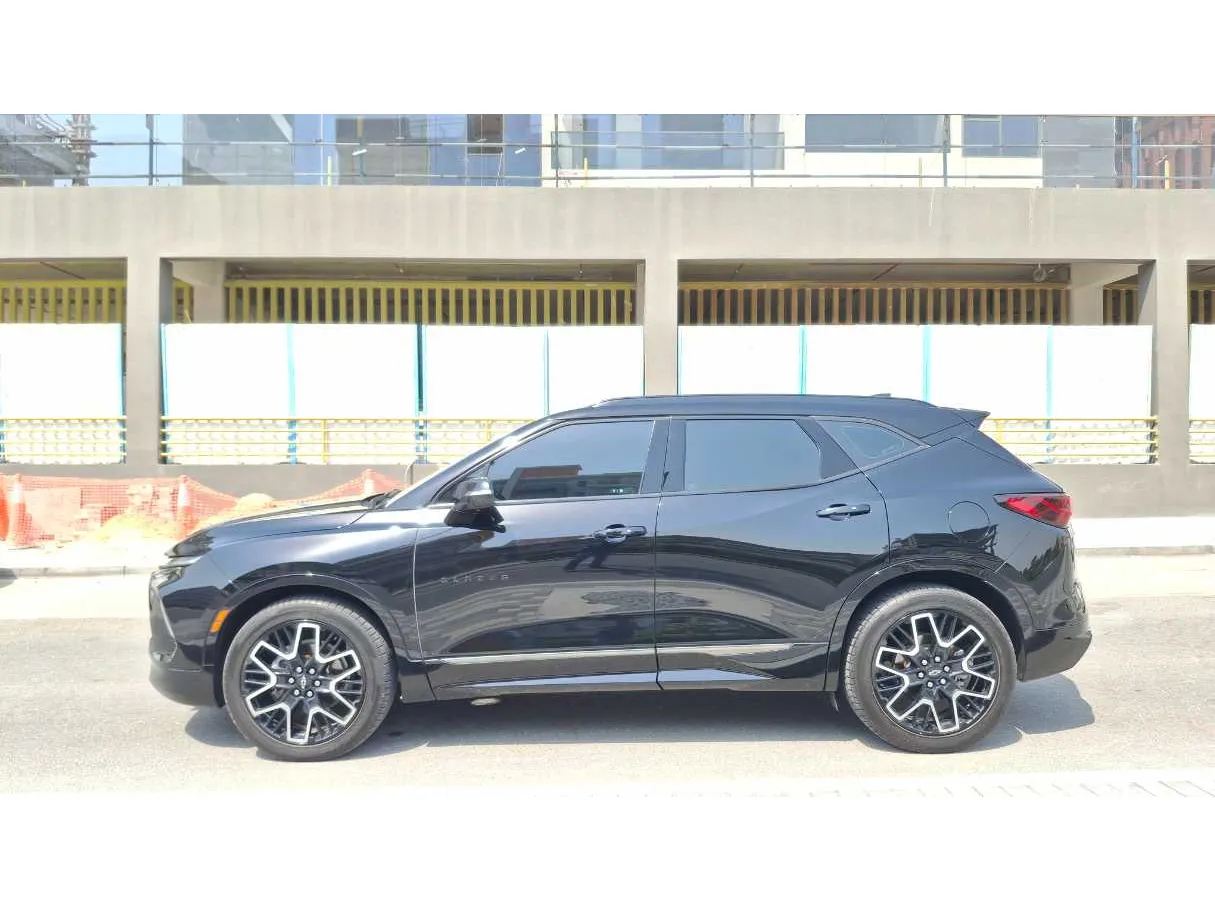 Car image 8