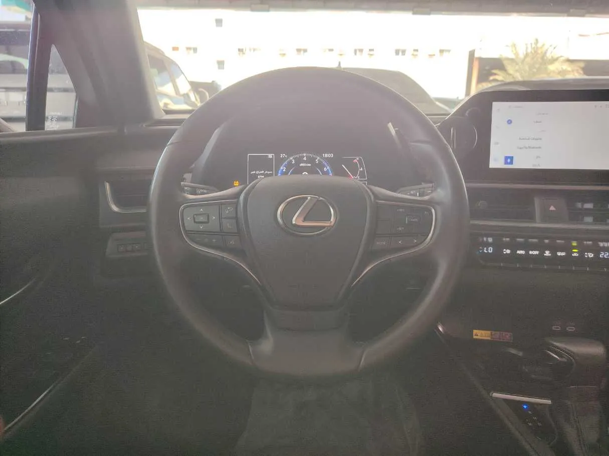Car image 26